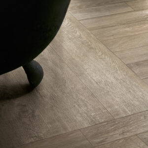 Selection Oak Amber Grip R11 6 x 36