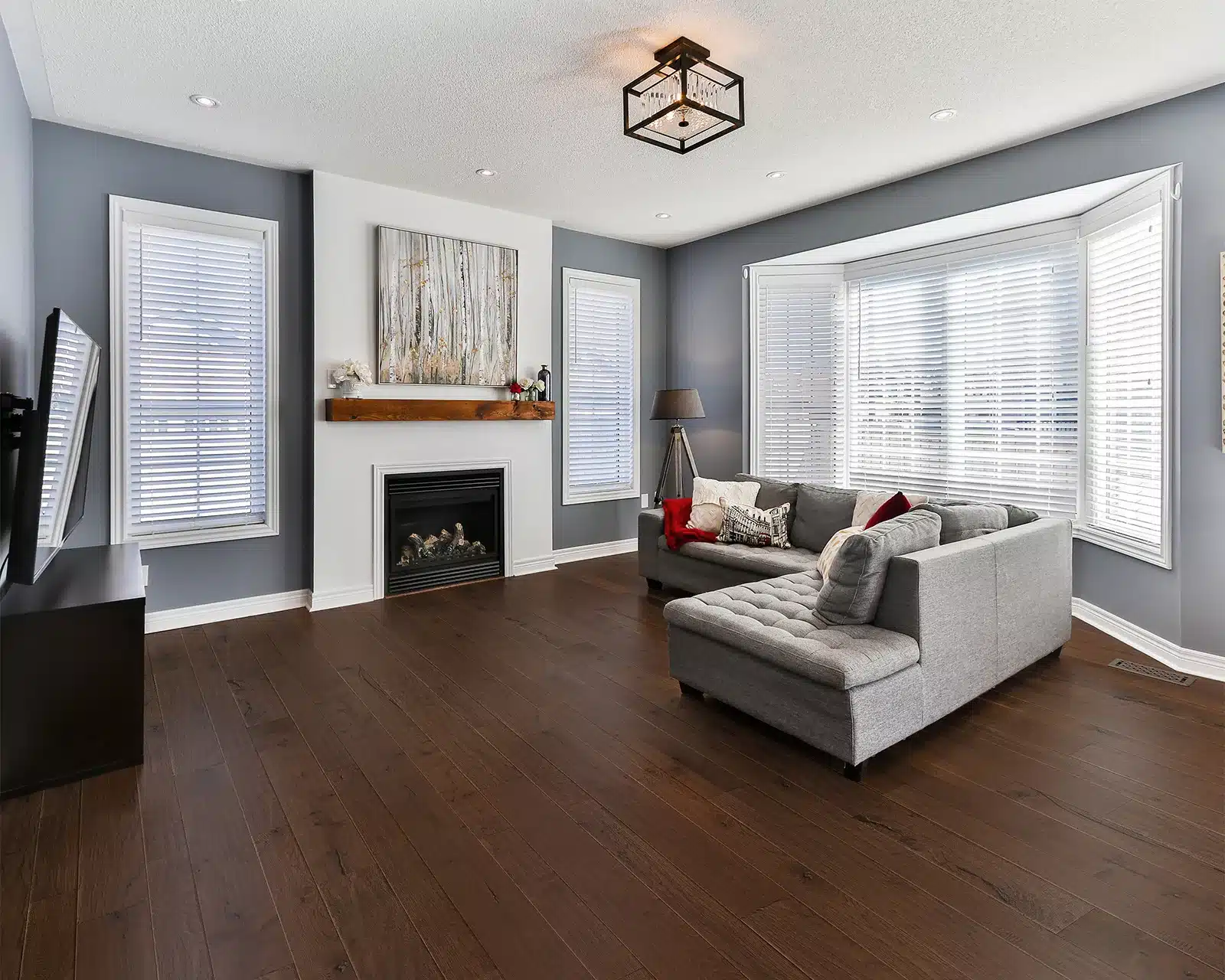 Hardwood floors and area rugs by Quality Flooring by Frank Milea in Jacksonville Florida